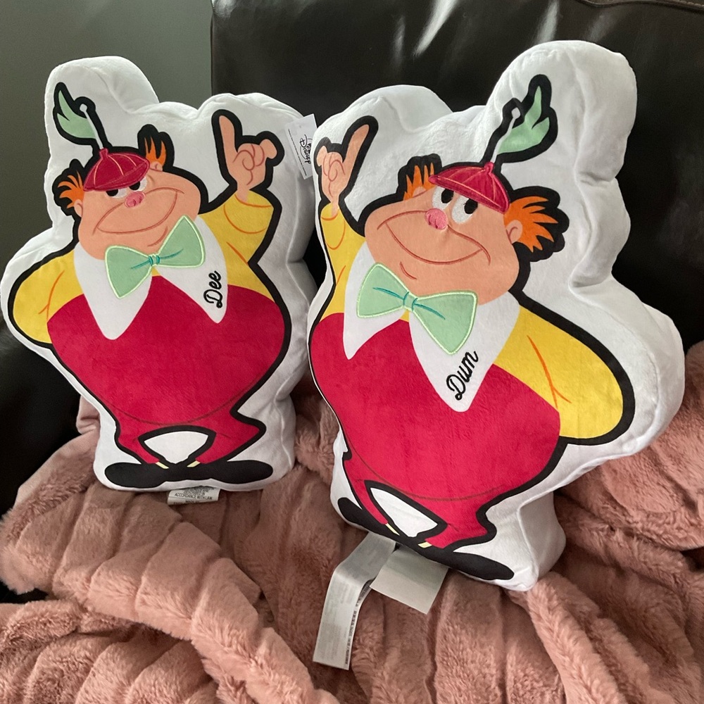 🧡Disney Tweedle Dee and Tweedle Dum Decorative Pillow - Picture 8 of 9